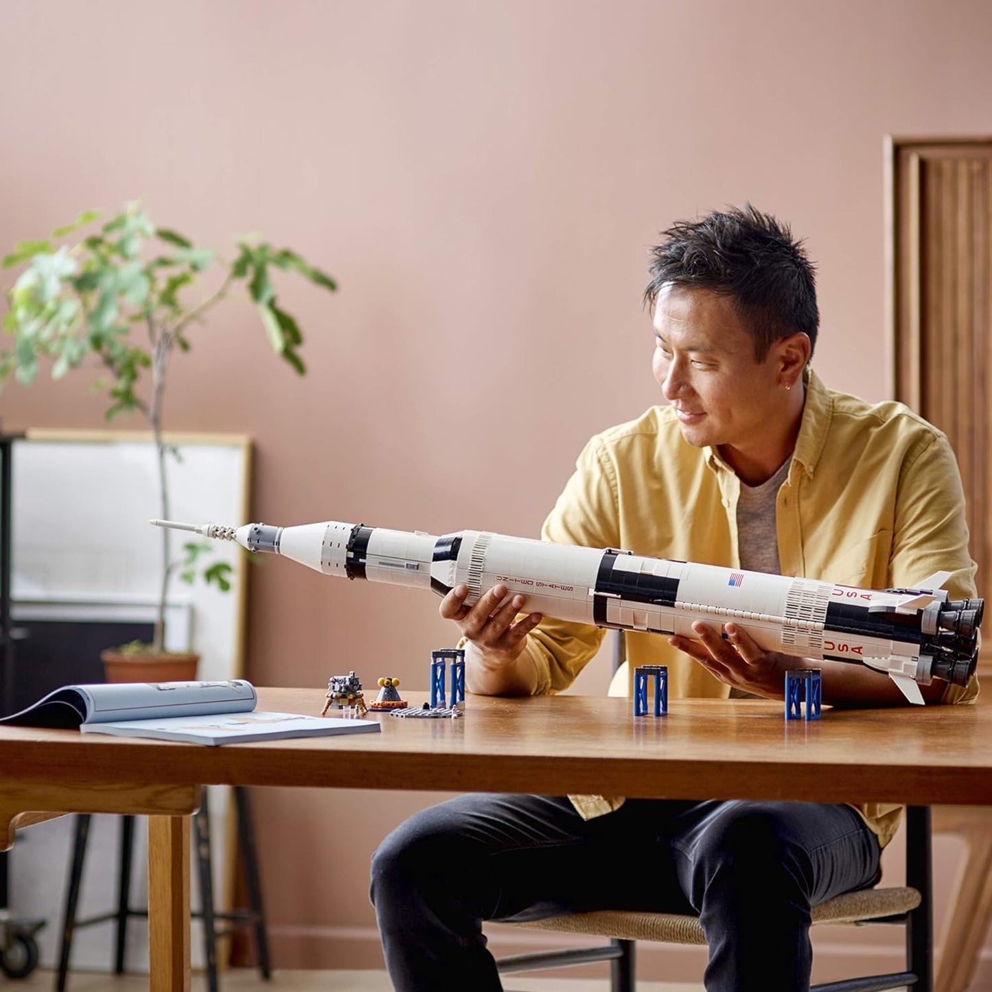 LEGO® | Ideas: NASA Apollo Saturn V Space Rocket (92176)