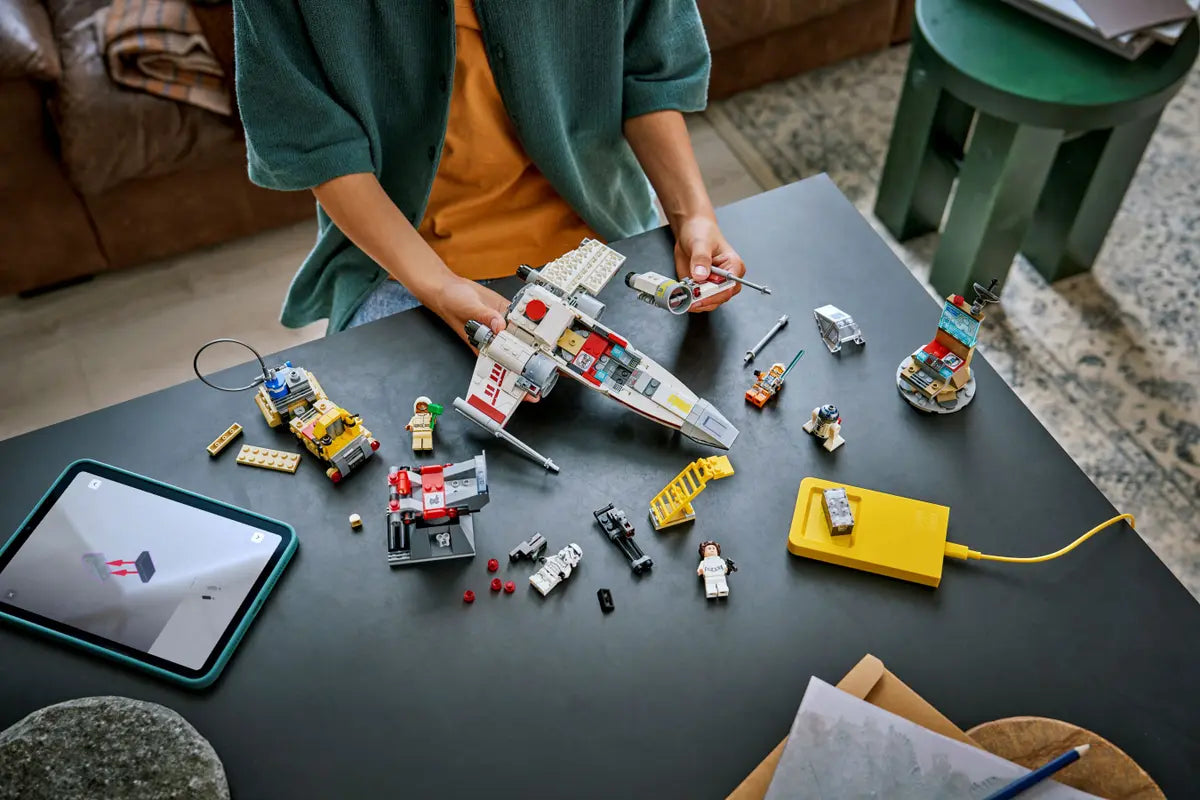 LEGO® | Star Wars™: SMART Play™ - Luke's Red Five X-Wing™ (75423) ((TEST))
