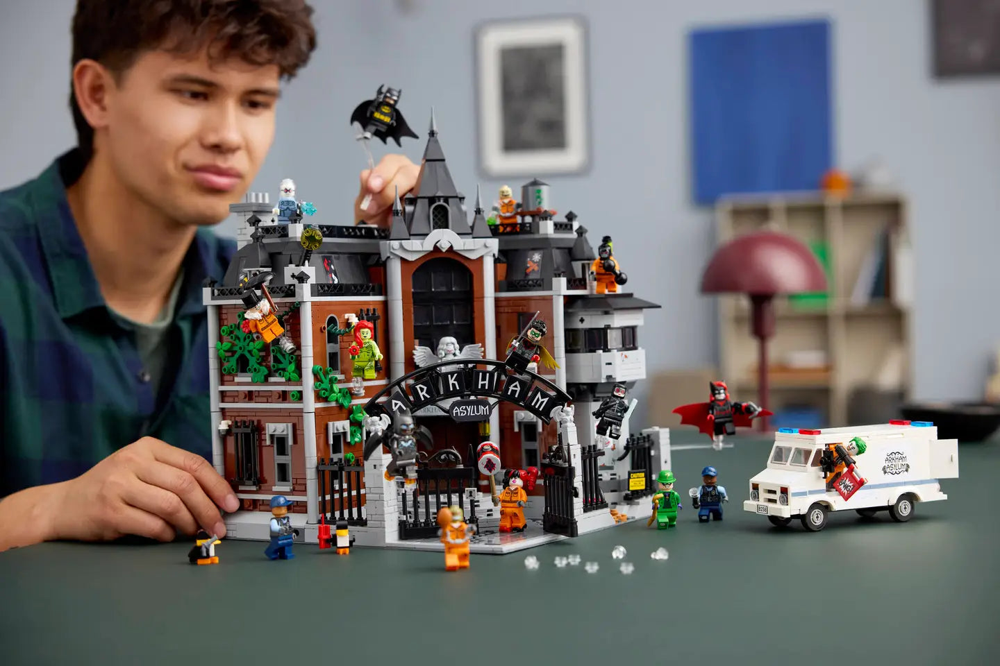 LEGO® | Super Heroes: Batman – Arkham Asylum (76300)