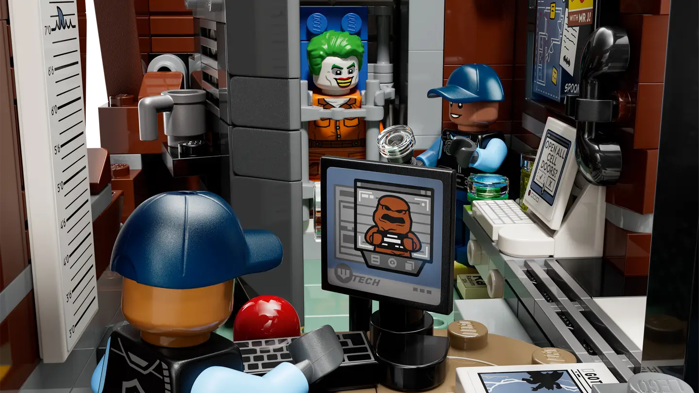 LEGO® | Super Heroes: Batman – Arkham Asylum (76300)