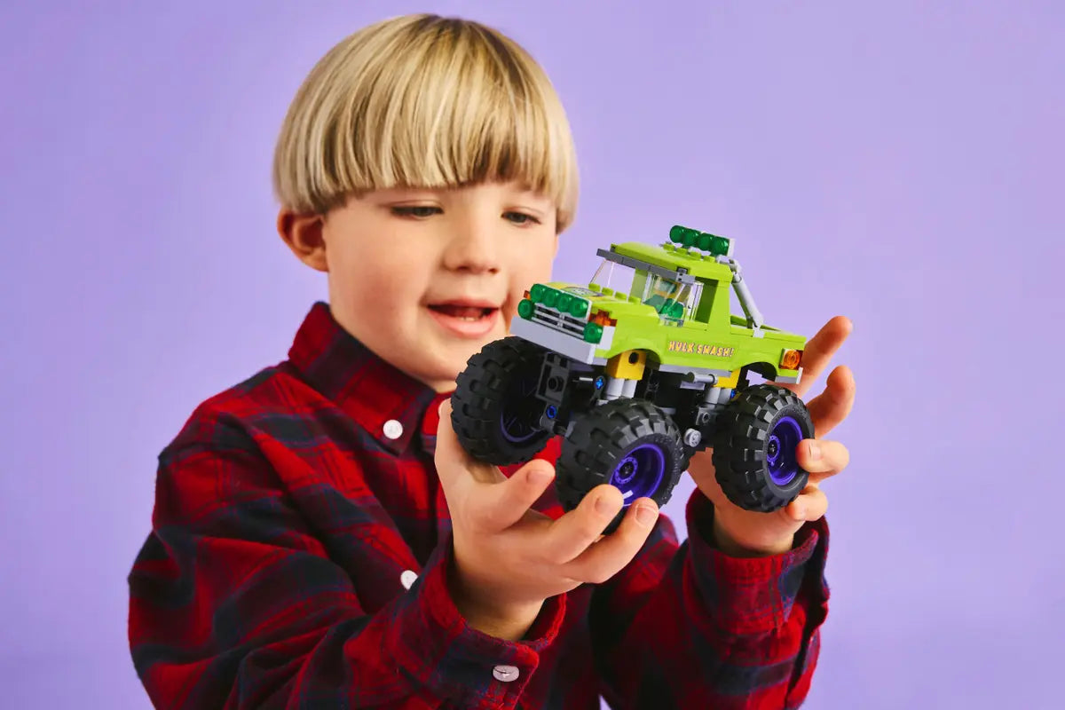 LEGO® | Marvel: The Hulk Truck vs. Thanos (76312)