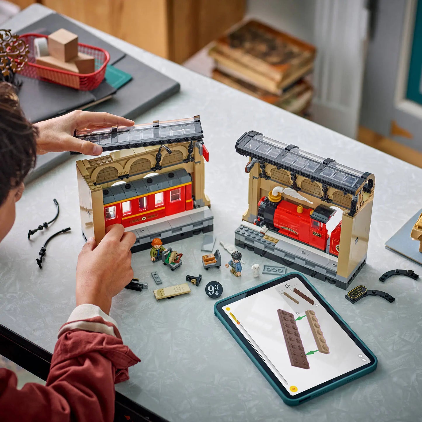 LEGO® | Harry Potter: Book Nook: Hogwarts Express (76450)