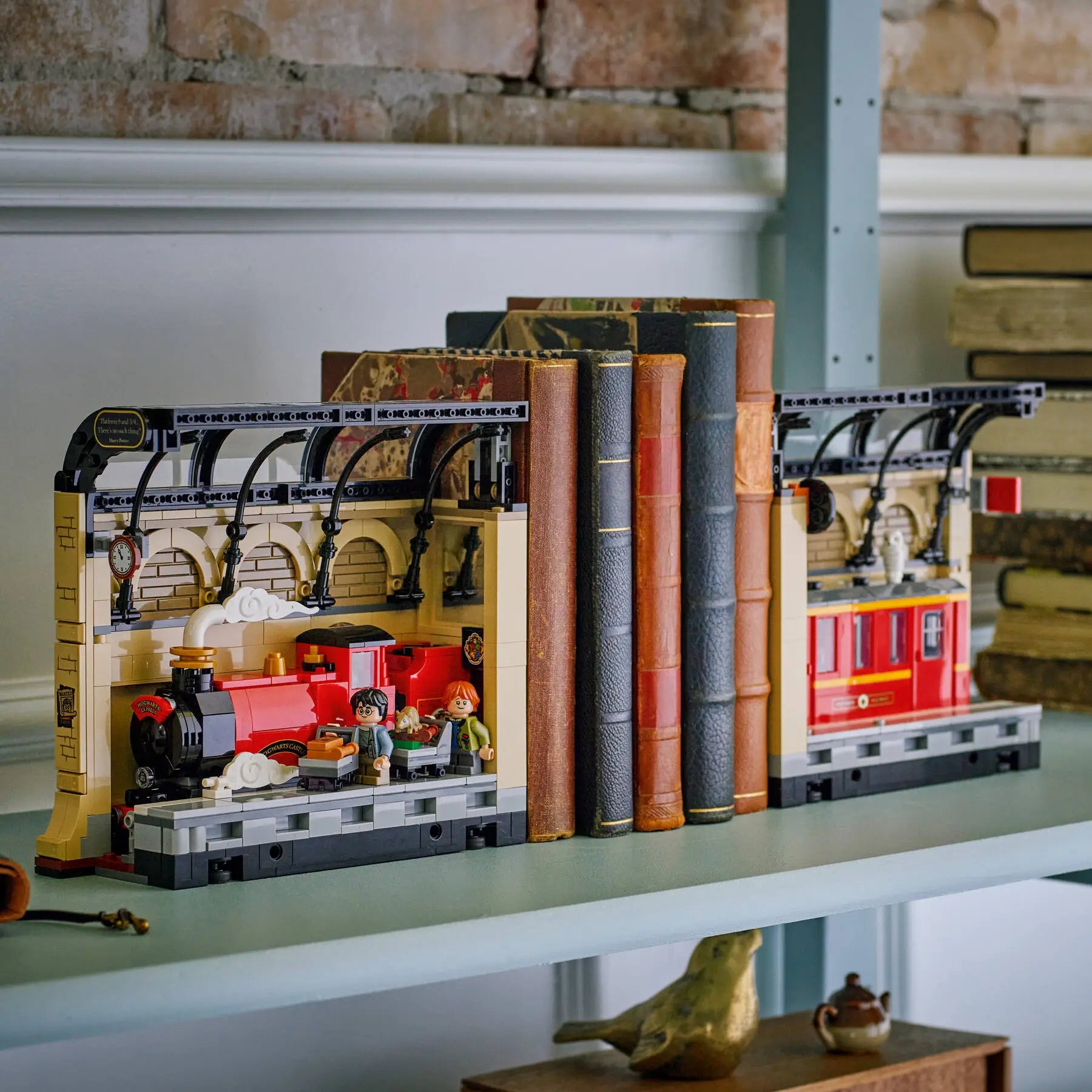 LEGO® | Harry Potter: Book Nook: Hogwarts Express (76450)