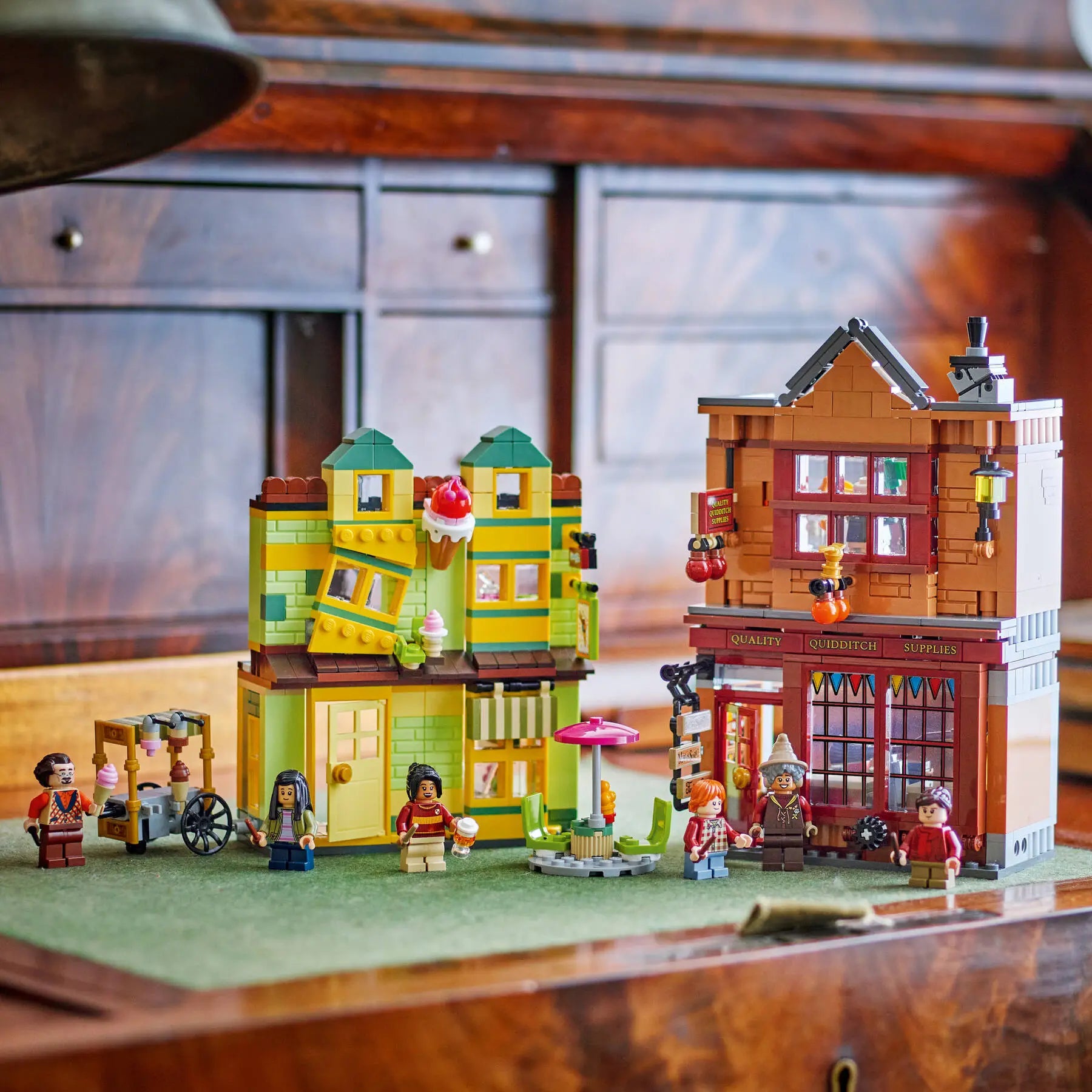 LEGO® | Harry Potter: Quality Quidditch Supplies & Ice Cream Parlour (76452)
