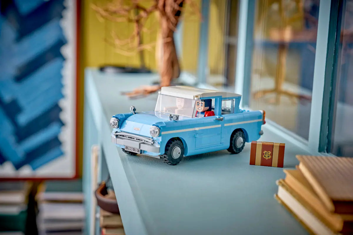 LEGO® | Harry Potter: Enchanted Flying Ford Anglia (76470)