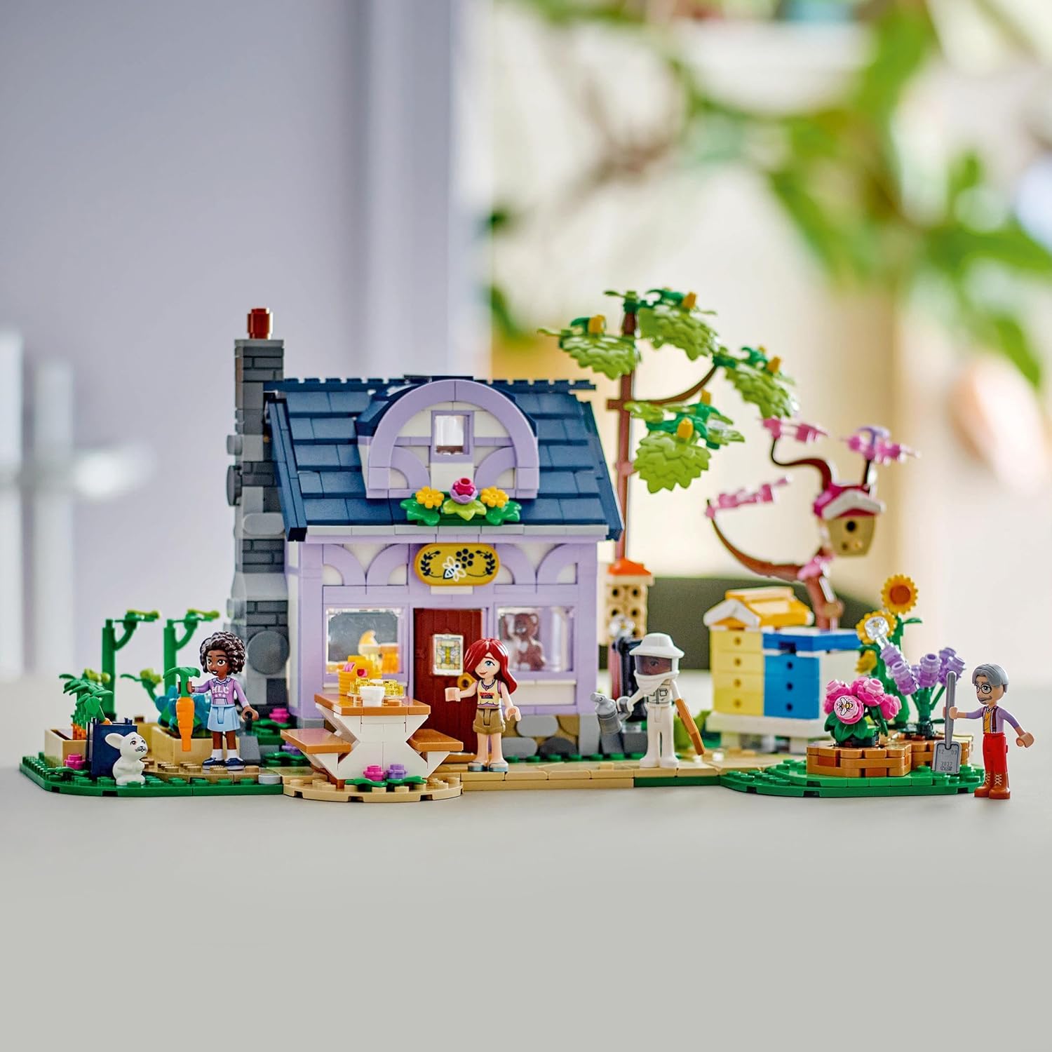 LEGO® | Friends: Beekeepers' House and Flower Garden (42669)