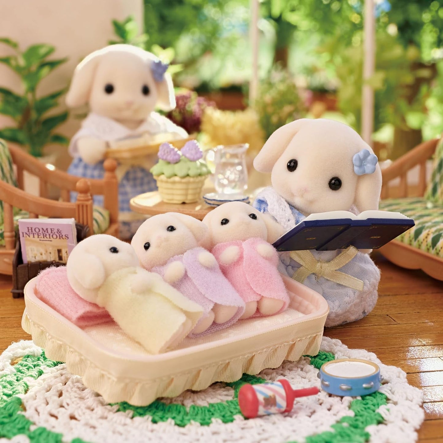 Sylvanian Families: Flora Rabbit Family