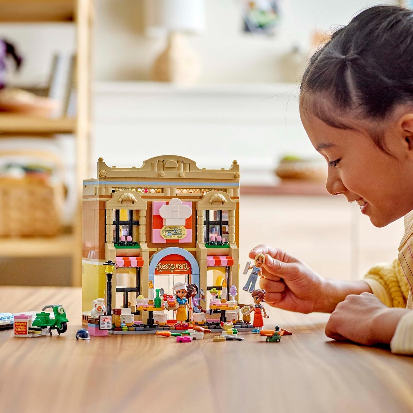 LEGO® | Friends: Restaurant and Cooking School (42655)