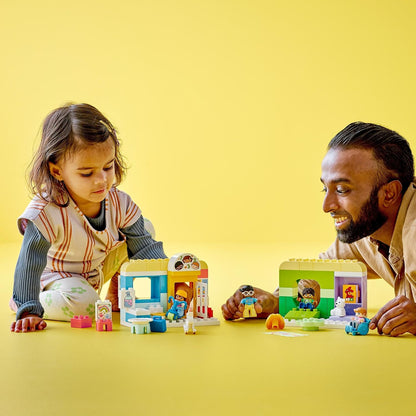 LEGO® | DUPLO: Life At The Day Nursery Care Center (10992)