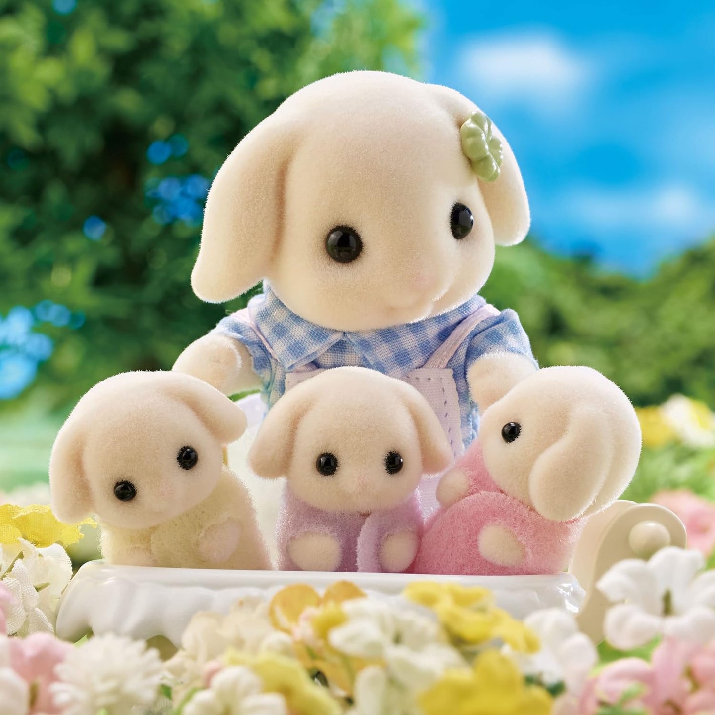 Sylvanian Families: Flora Rabbit Family