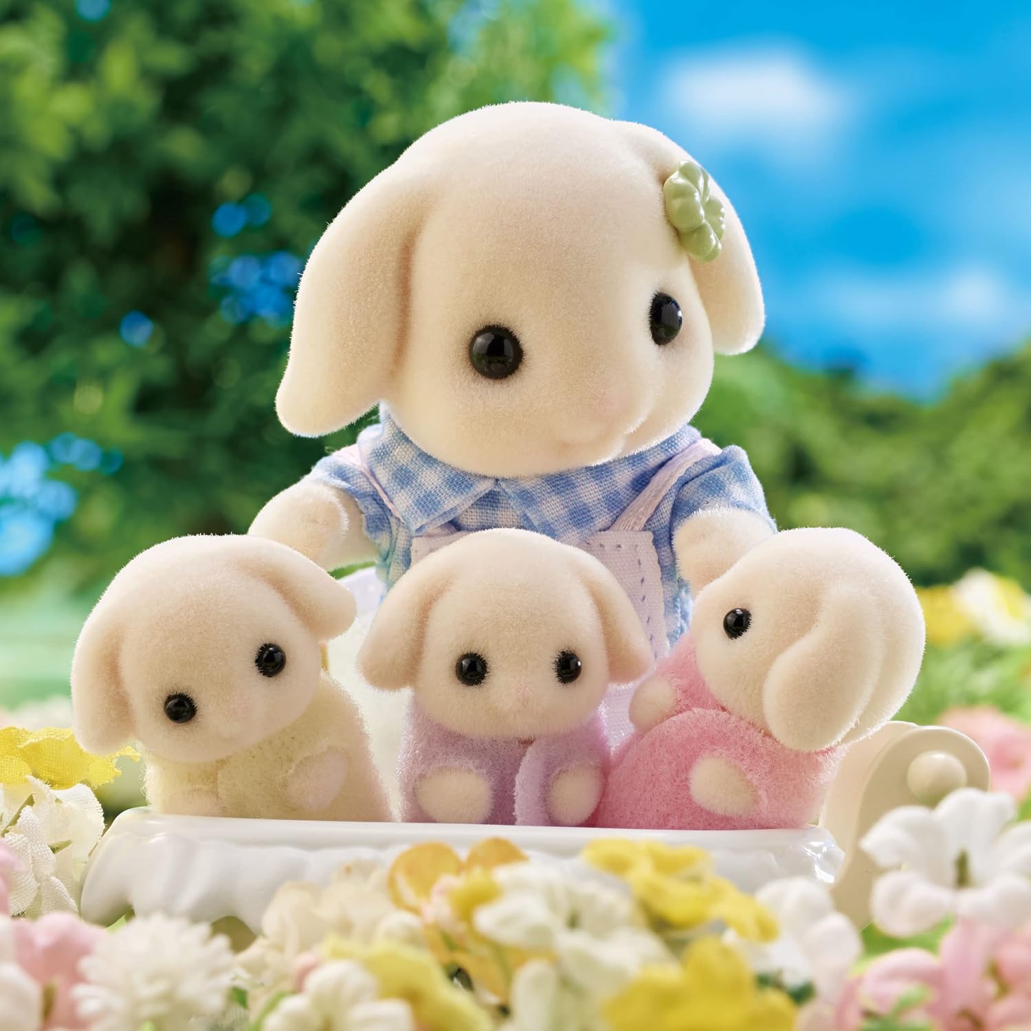 Sylvanian Families: Flora Rabbit Family