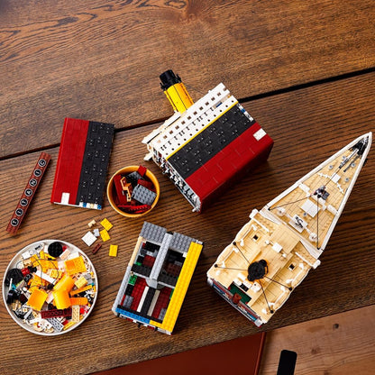 LEGO® | Exclusive, Icons: Titanic (10294)
