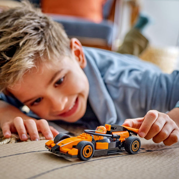 LEGO® | City: F1 Driver with McLaren Race Car (60442)