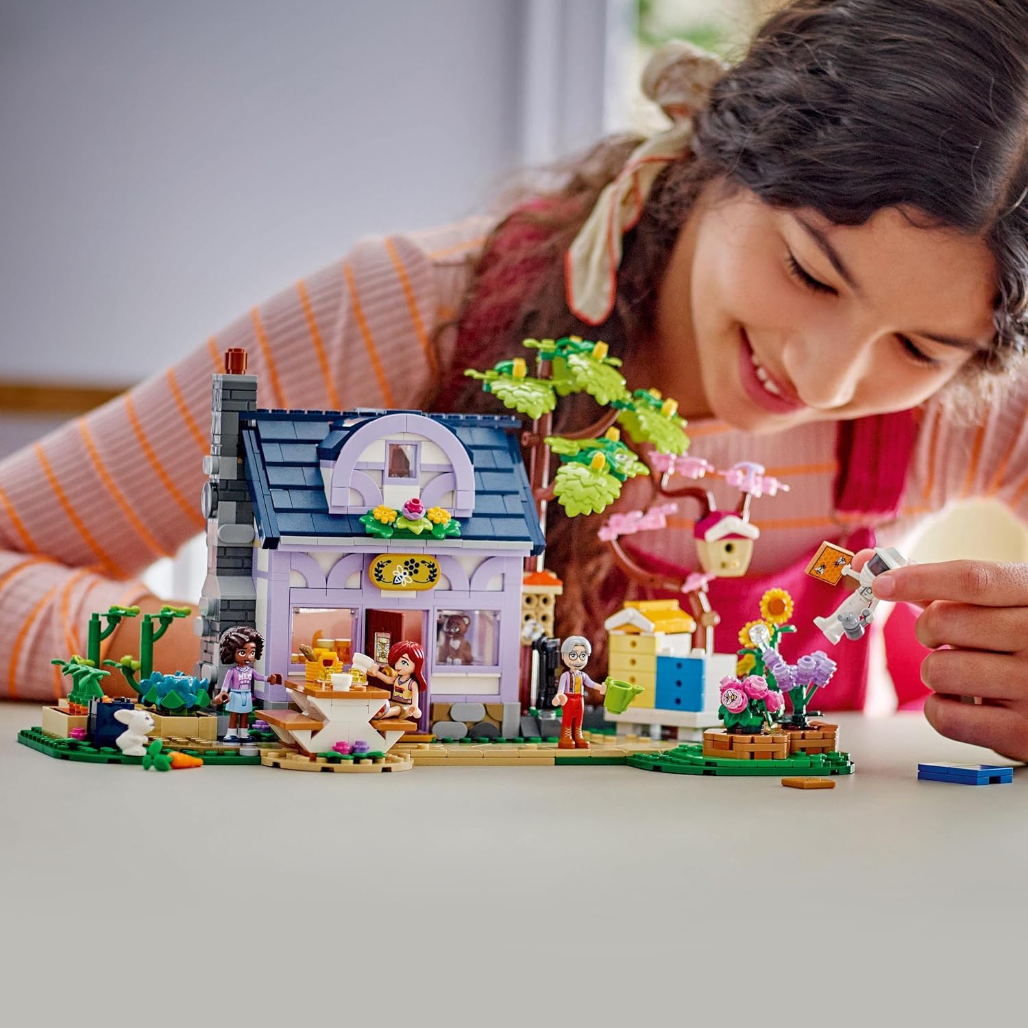 LEGO® | Friends: Beekeepers' House and Flower Garden (42669)