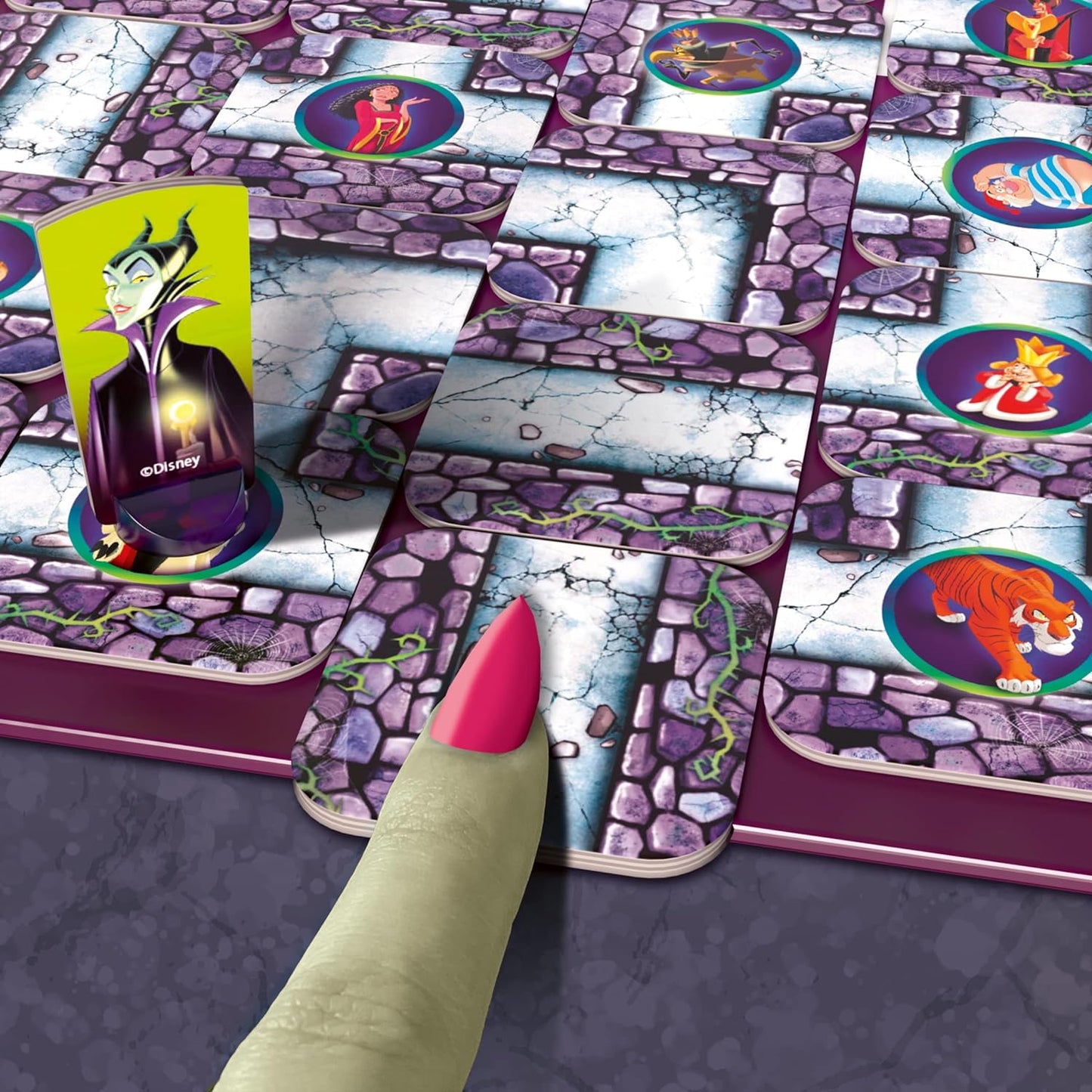 LABYRINTH: DISNEY VILLAINS