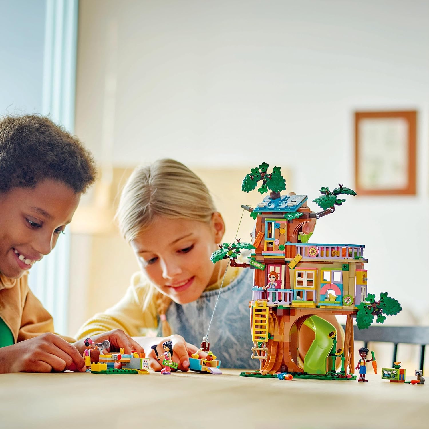 LEGO® | Friends: Friendship Tree House Hangout (42652)