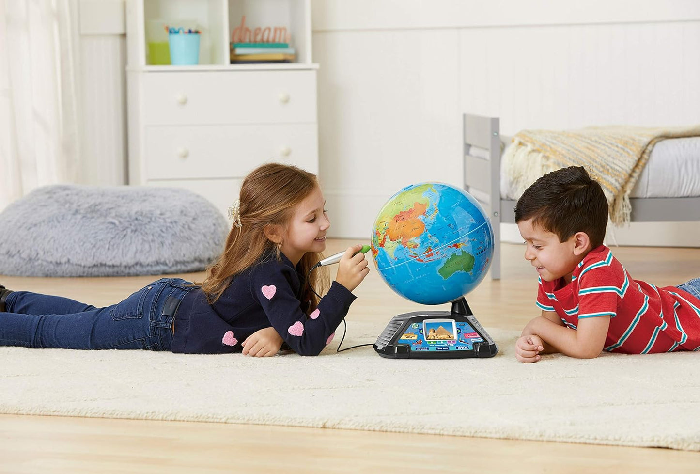 Leap Frog: Magic Window Globe