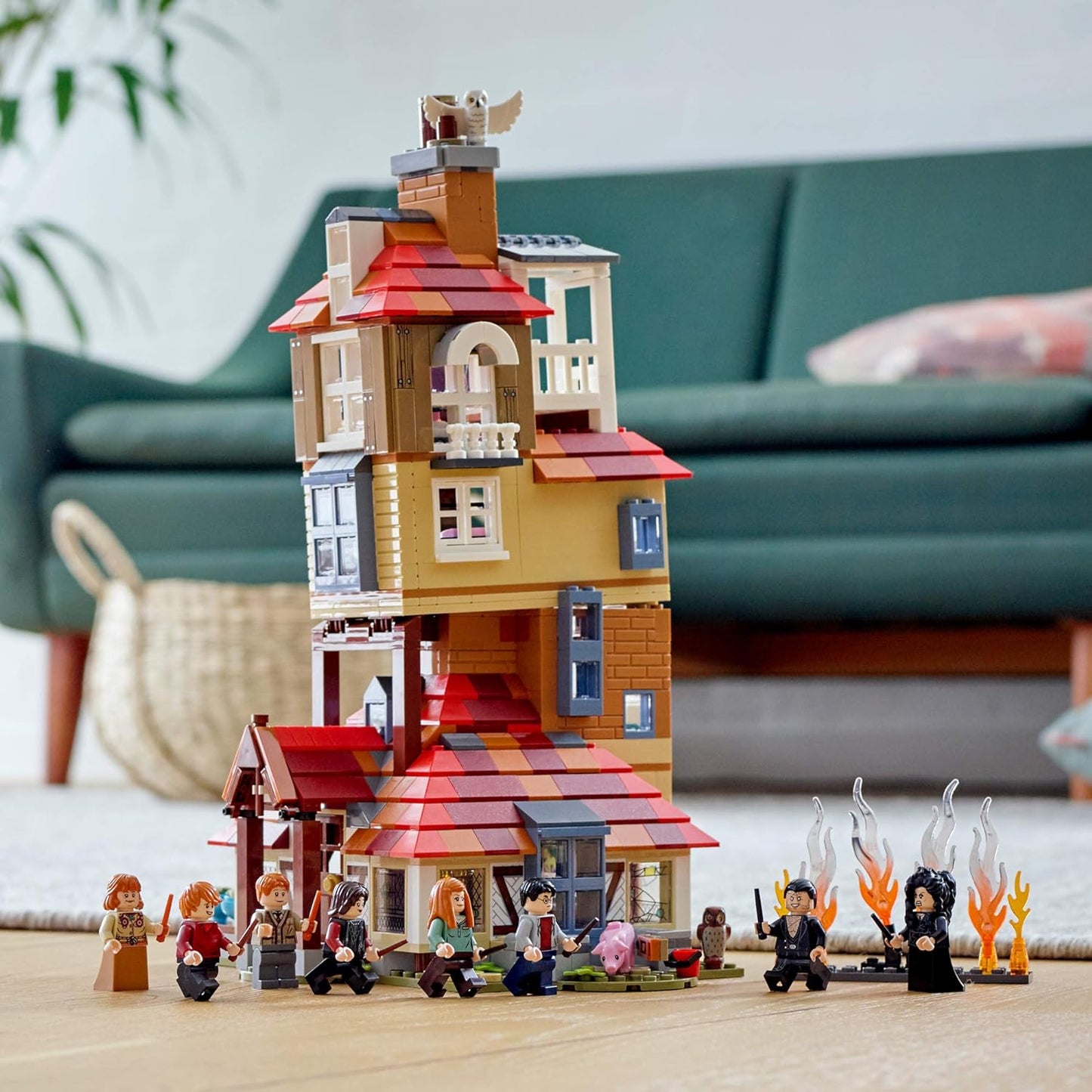 LEGO® | Harry Potter: Attack on the Burrow (75980)