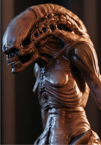 Diamond Selet - Alien Resurection The Newborn Previews Exclusive 1/18