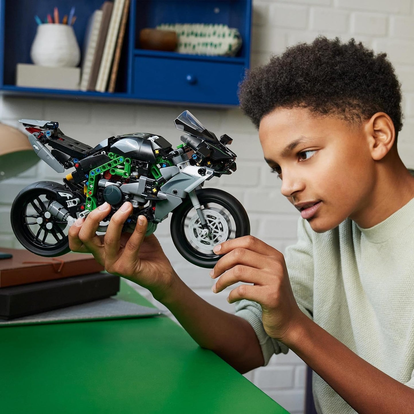 LEGO® | Technic: Kawasaki Ninja H2 R Motorcycle (42170)