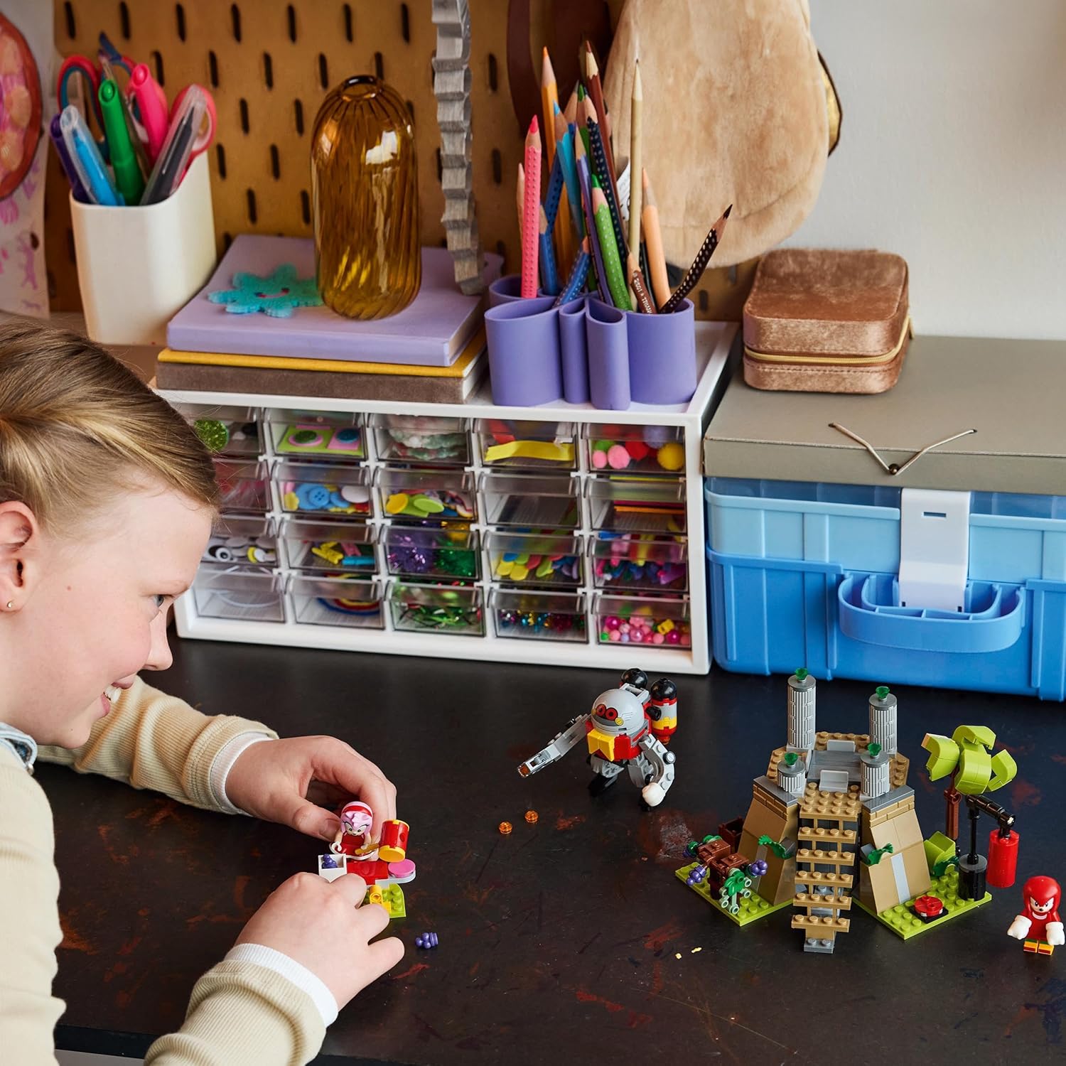 LEGO® | Sonic the Hedgehog: Knuckles and the Master Emerald Shrine (76998)