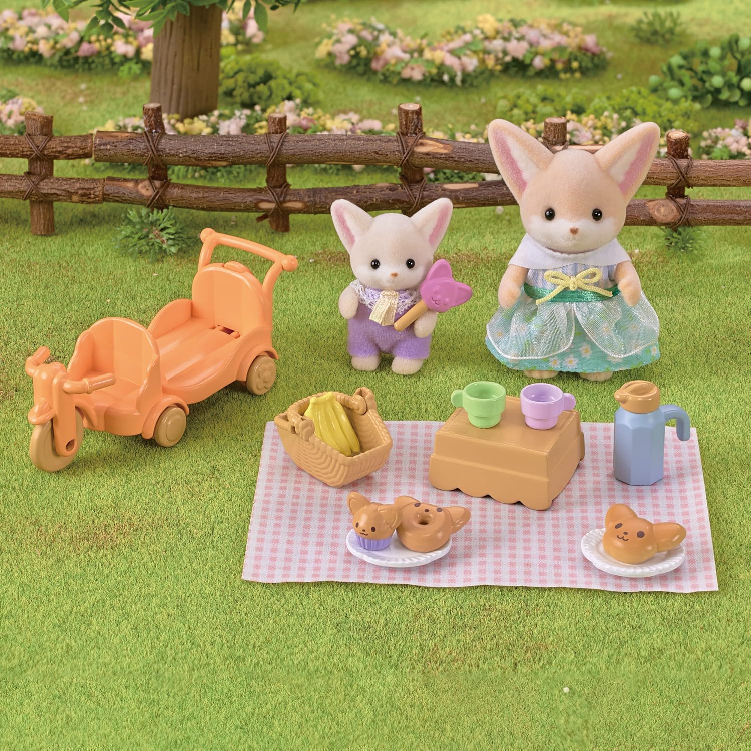 Sylvanian Families: Sunny Picnic Set -Fennec Fox Sister & Baby