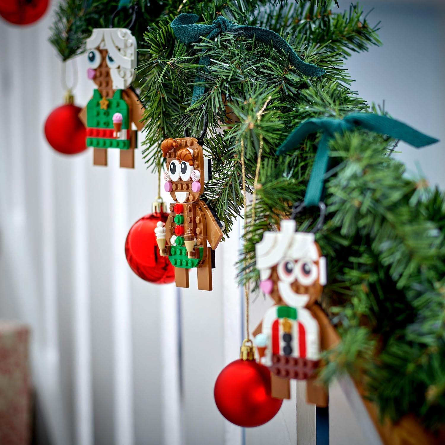 LEGO® | Seasonal: Gingerbread Ornaments (40642)