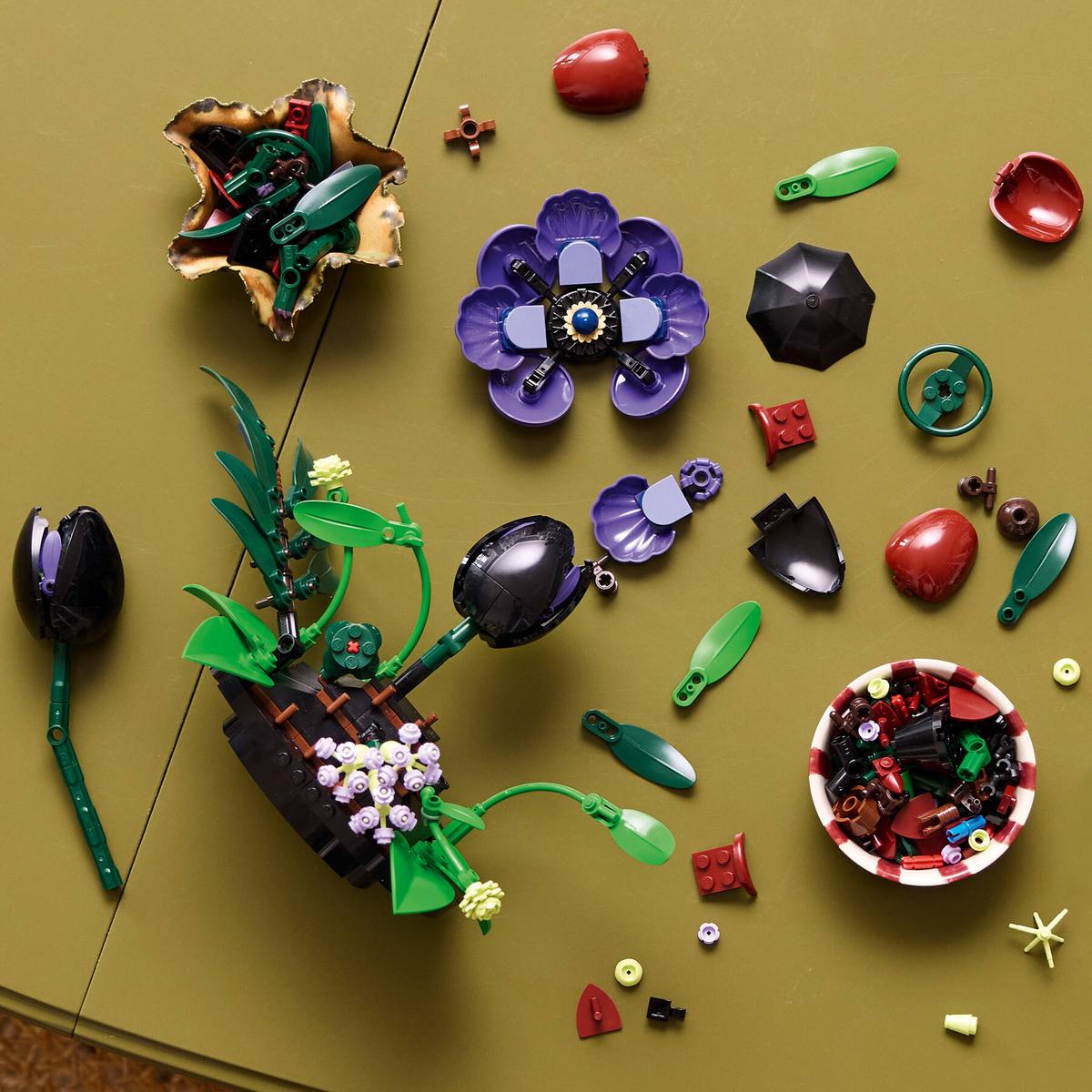 LEGO® | Botanicals: Dark Flower Arrangement (11513)