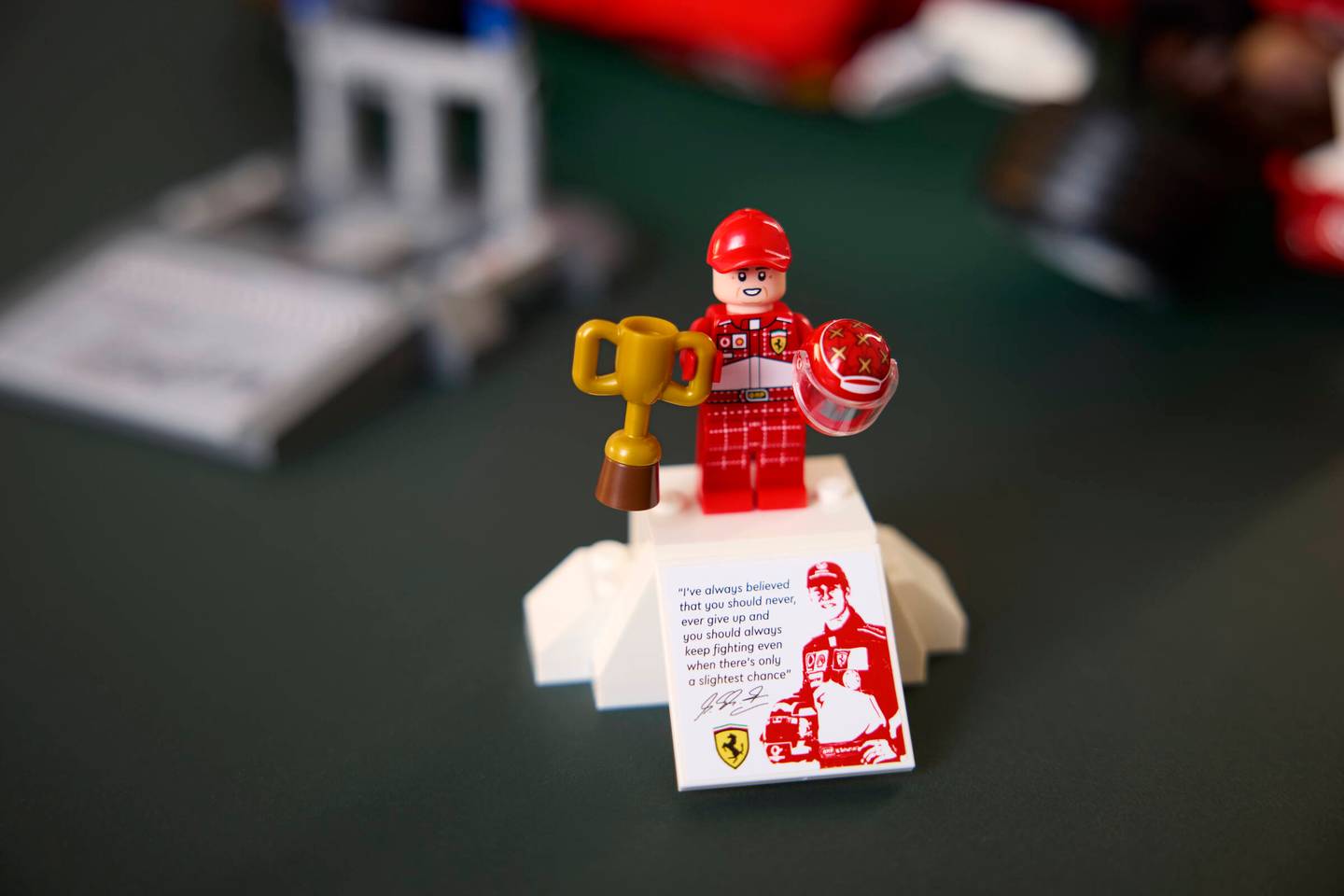 LEGO® | Icons: Ferrari F2004 & Michael Schumacher (11375)