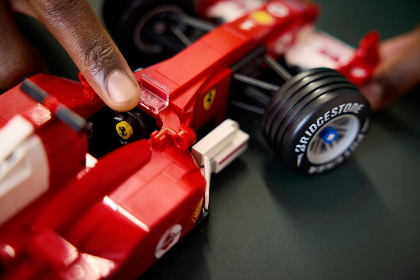 LEGO® | Icons: Ferrari F2004 & Michael Schumacher (11375)