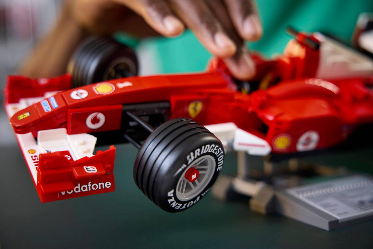 LEGO® | Icons: Ferrari F2004 & Michael Schumacher (11375)