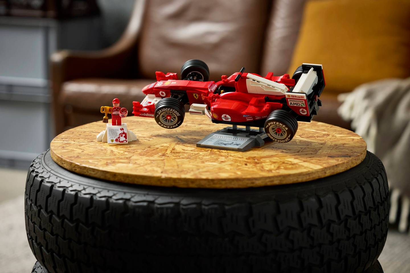 LEGO® | Icons: Ferrari F2004 & Michael Schumacher (11375)