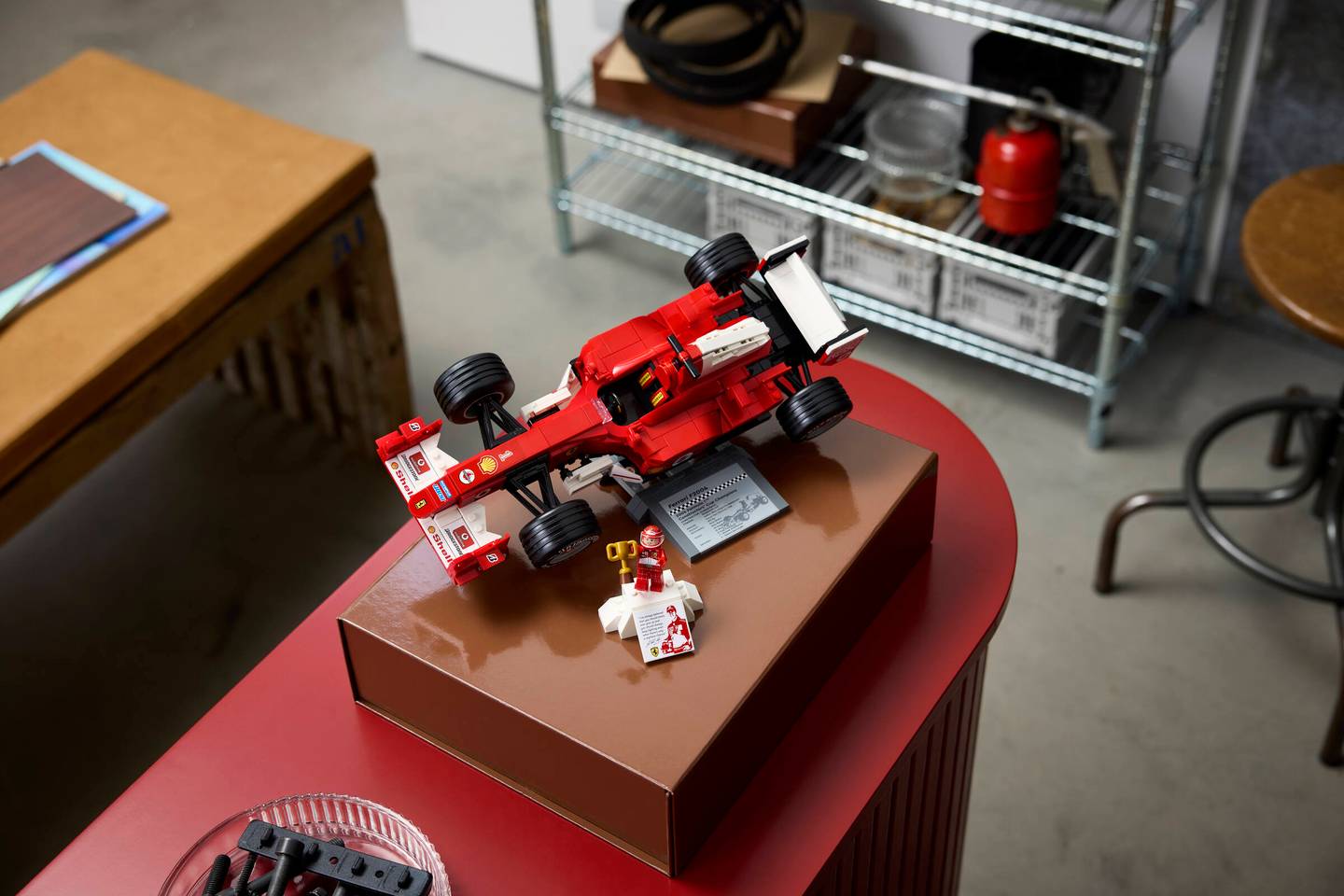 LEGO® | Icons: Ferrari F2004 & Michael Schumacher (11375)