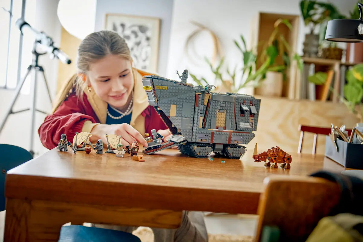 LEGO® | Star Wars: Offworld Sandcrawler and Mudhorn (75453)
