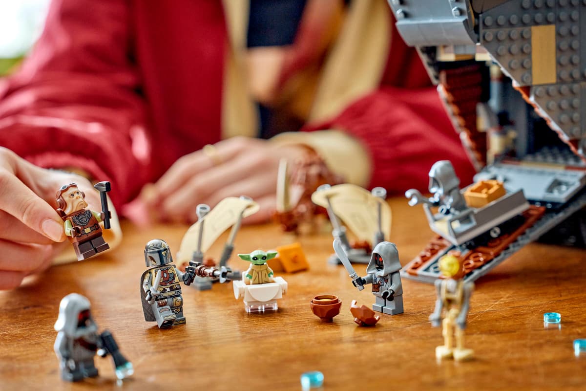 LEGO® | Star Wars: Offworld Sandcrawler and Mudhorn (75453)