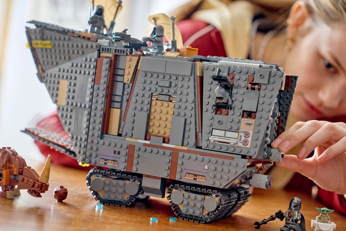 LEGO® | Star Wars: Offworld Sandcrawler and Mudhorn (75453)