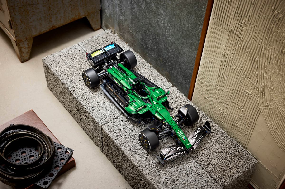 LEGO® | Technic: Aston Martin Aramco AMR25 F1® Car (42240)