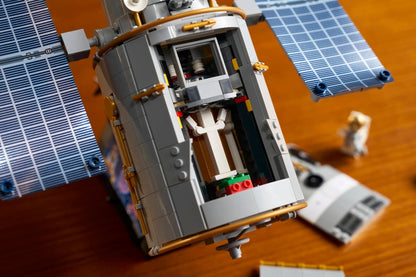 LEGO® | Icons: Hubble Space Telescope (11382)