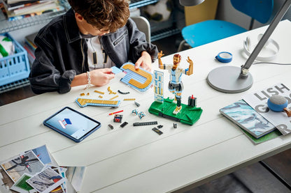 LEGO® | Editions: Lionel Messi - Soccer Legend (43015)