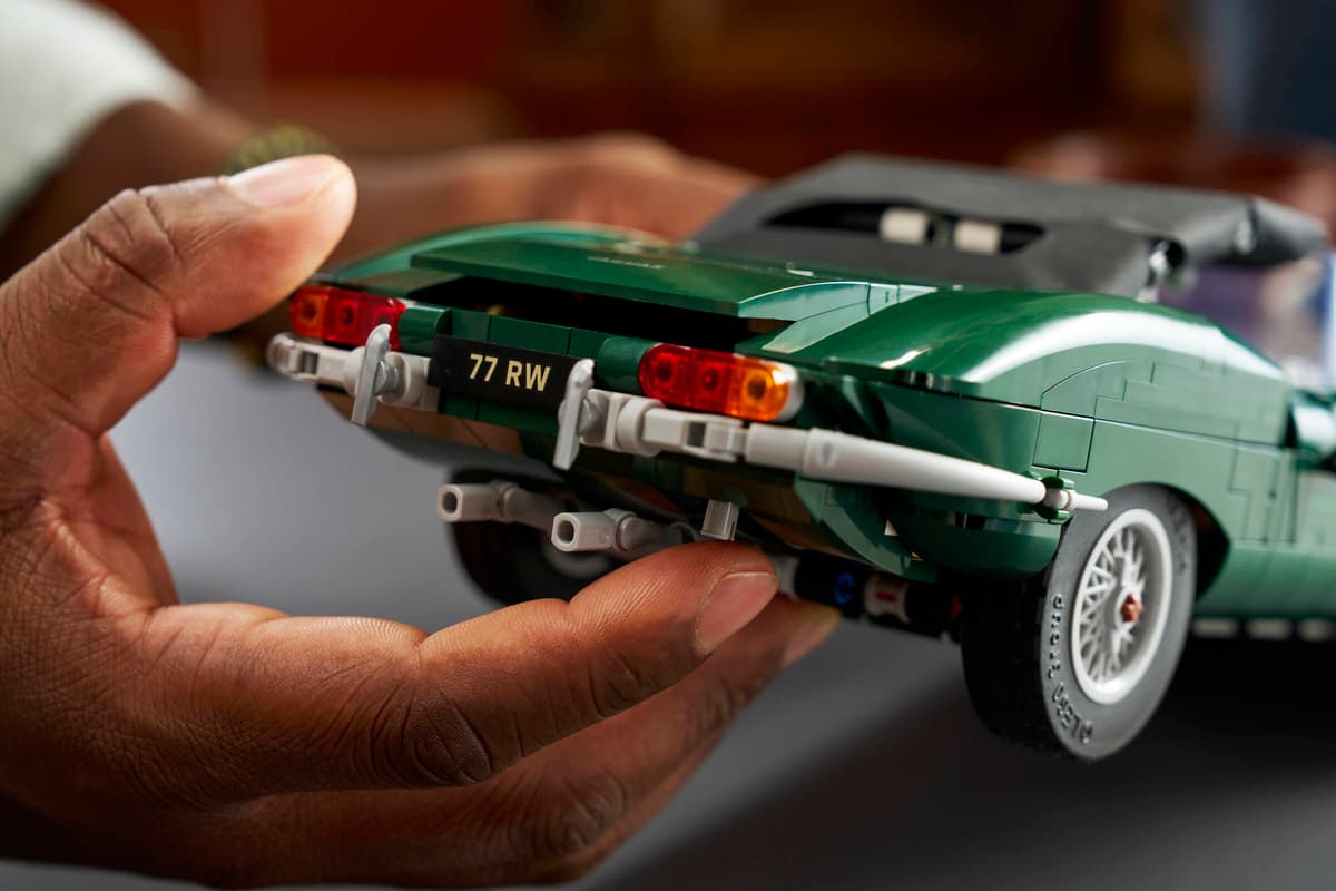 LEGO® | Icons: Jaguar E-Type (11381)