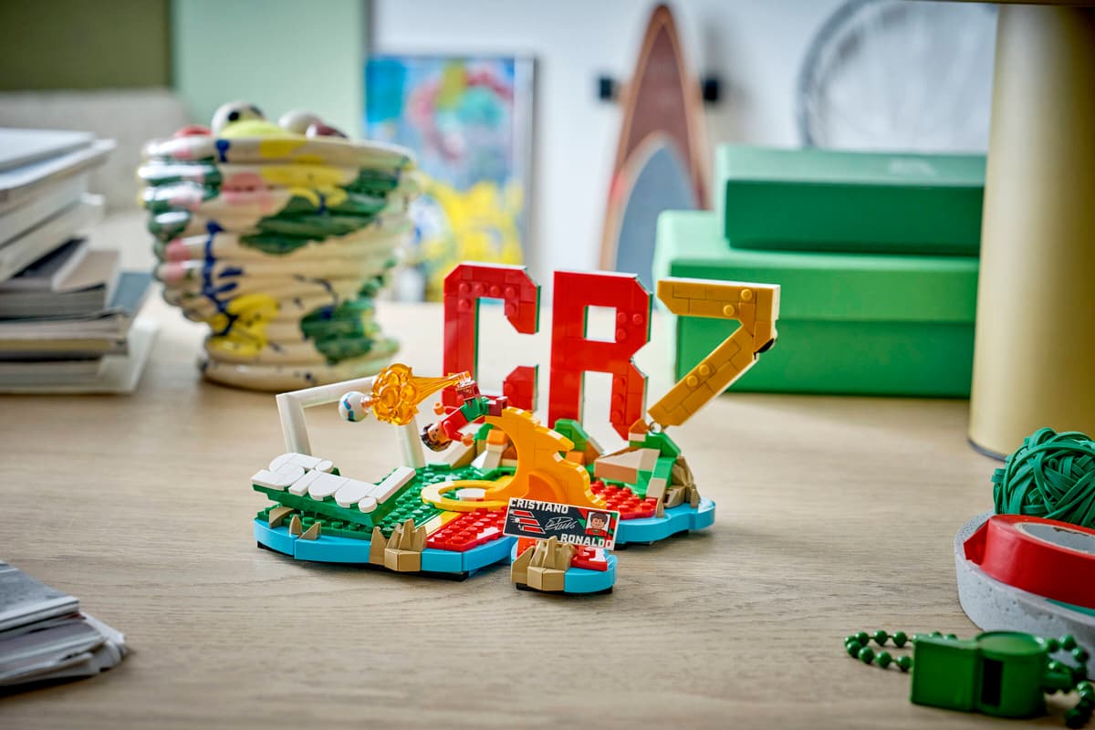 LEGO® | Editions: Cristiano Ronaldo - Soccer Highlights (43012)