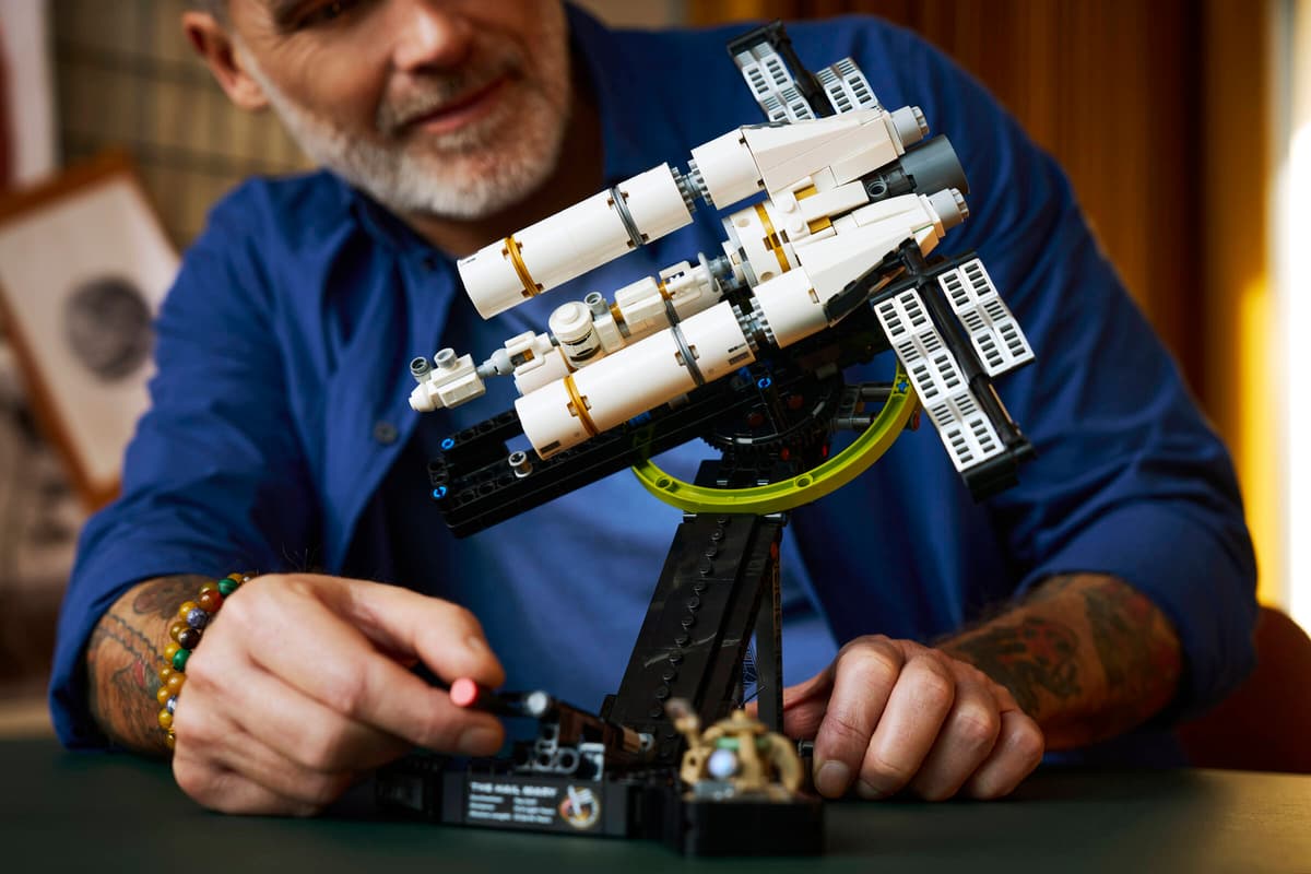 LEGO® | Icons: Project Hail Mary (11389)