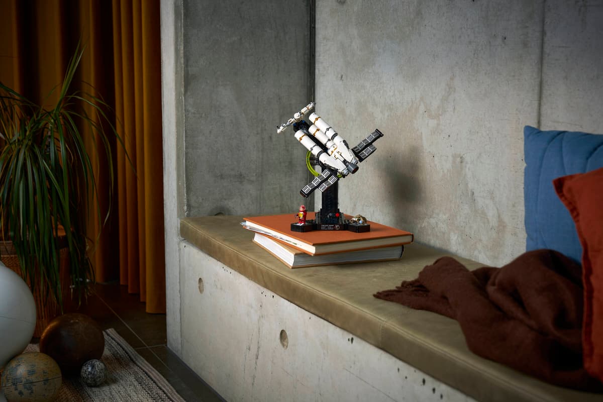 LEGO® | Icons: Project Hail Mary (11389)