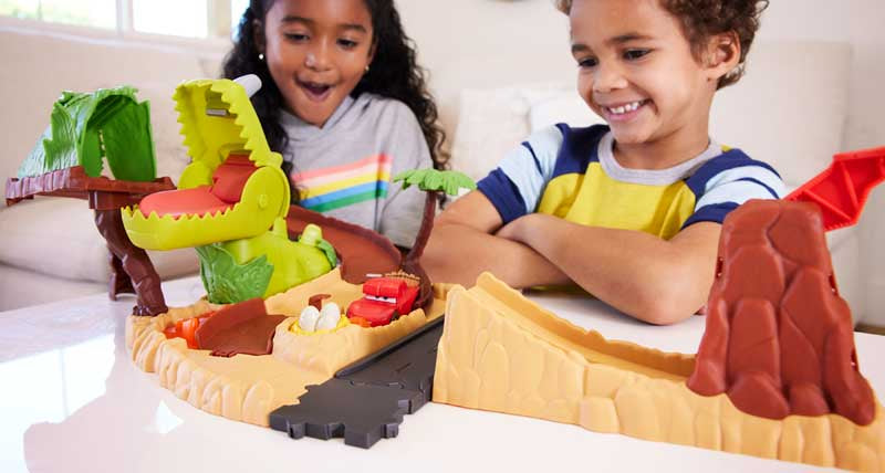 Cars Dino Park Play Set