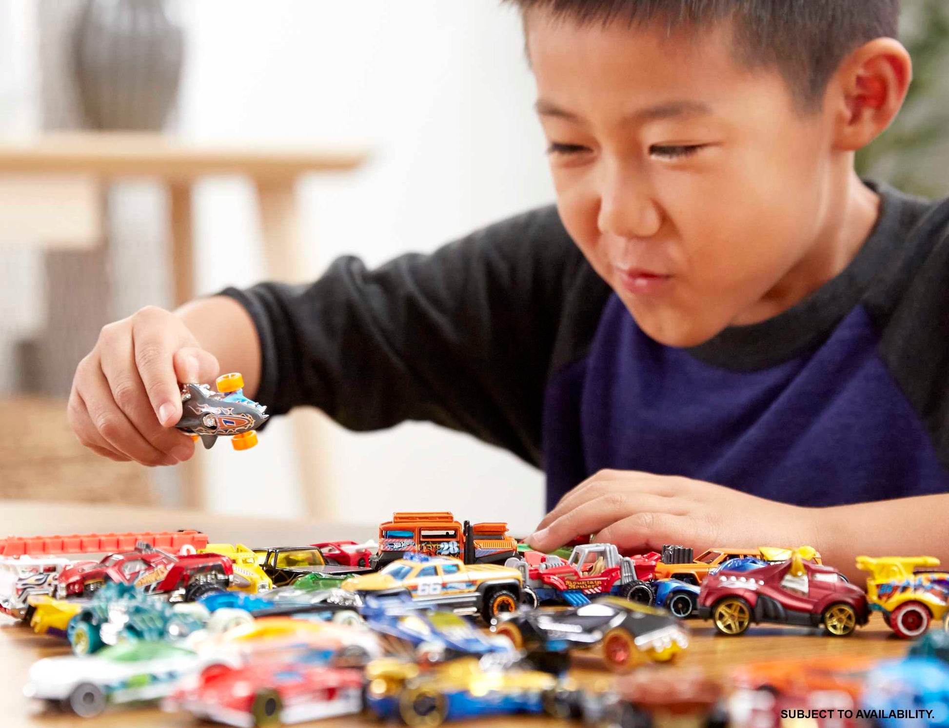 Hot Wheels 20-Car Pack assortment cars detail