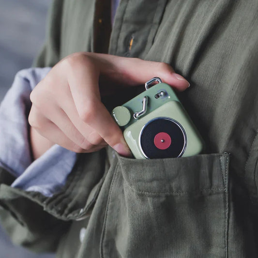 Muzen Button Green