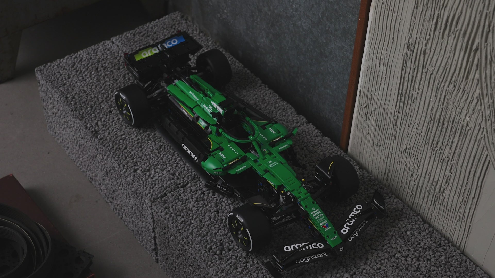 LEGO® | Technic: Aston Martin Aramco AMR25 F1® Car (42240)